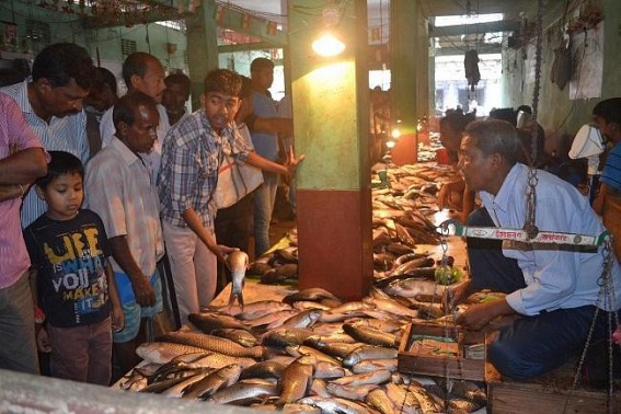 Tripura to celebrate VijayaDashamiâ€™s grandfeast without Bangla fish